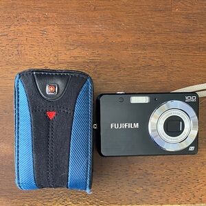 Fujifilm Finepix J20 Compact Point-and-Shoot Camera